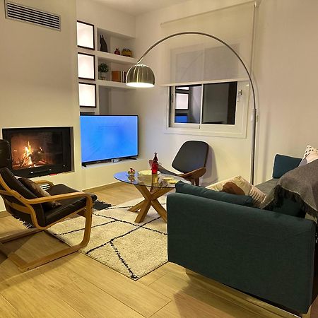 Chic Apartment In Nature, 5-Min Walk To The Beach Calamata Exterior foto