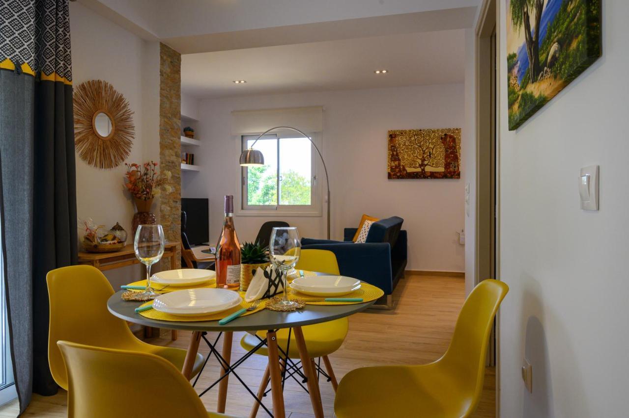 Chic Apartment In Nature, 5-Min Walk To The Beach Calamata Exterior foto